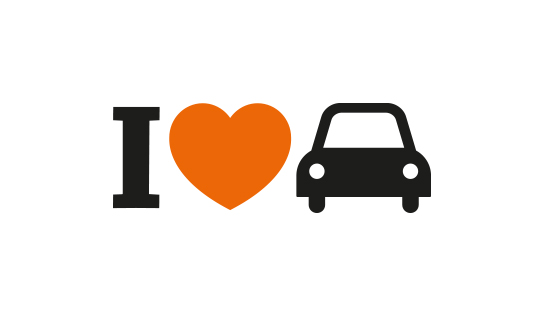 'I love cars' dargestellt mit einem schwarzen 'I', einem orangefarbenen Herz und einem Autosymbol.